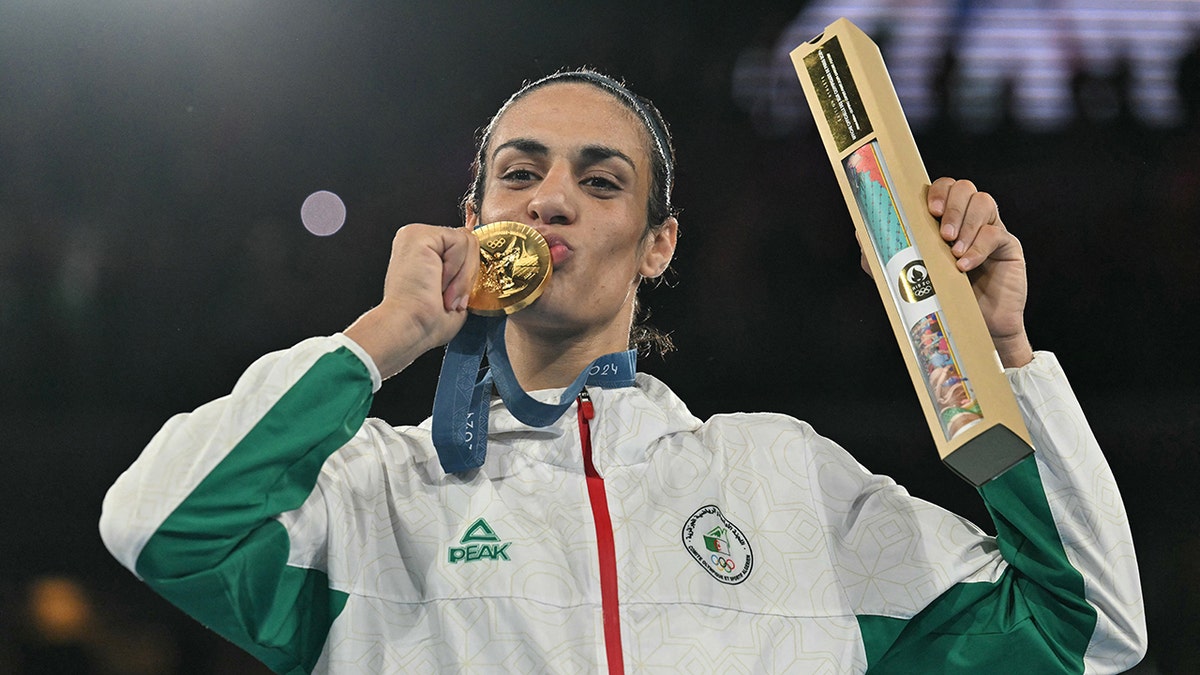 Imane Kelif-Pose