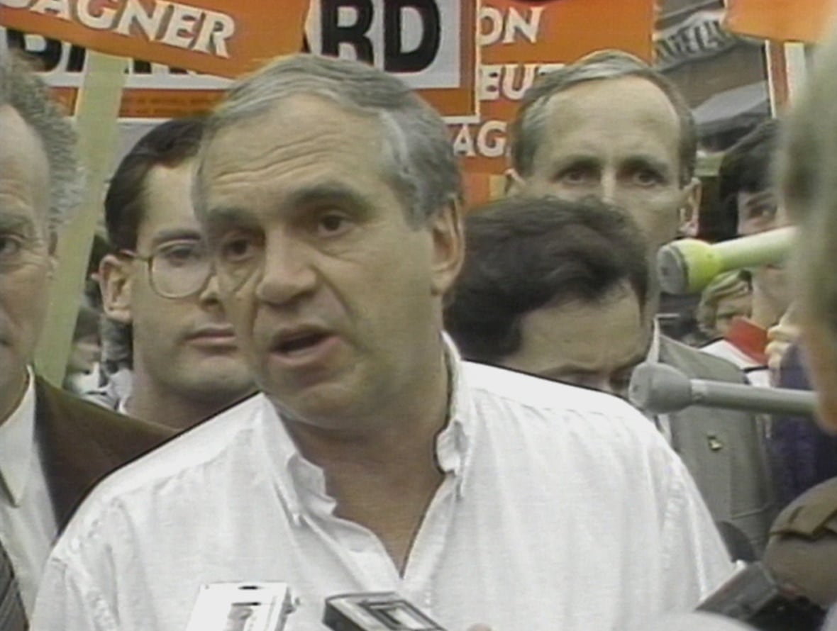 Ed Broadbent auf Wahlkampftour im Oktober 1988.