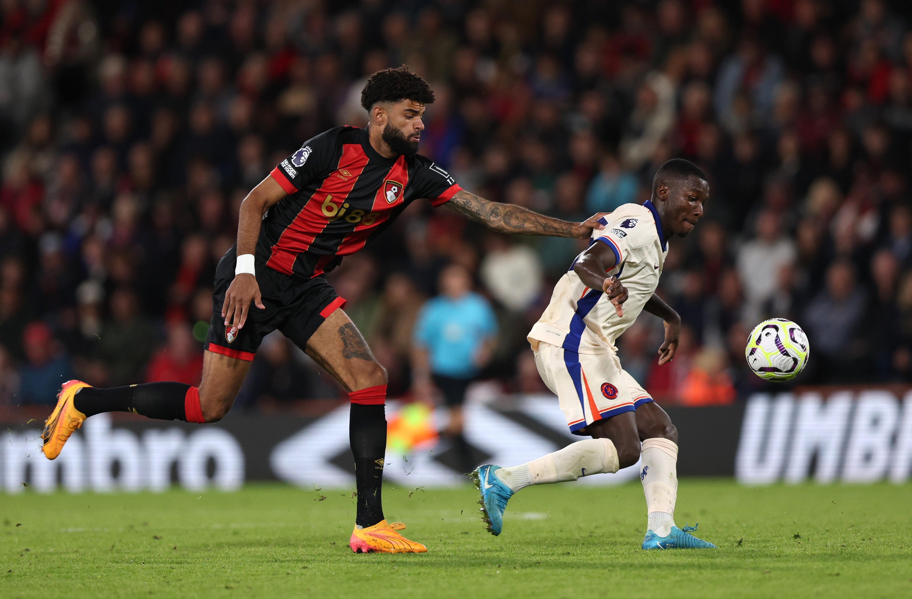 Philip Billing vom AFC Bournemouth spielt gegen Chelsea